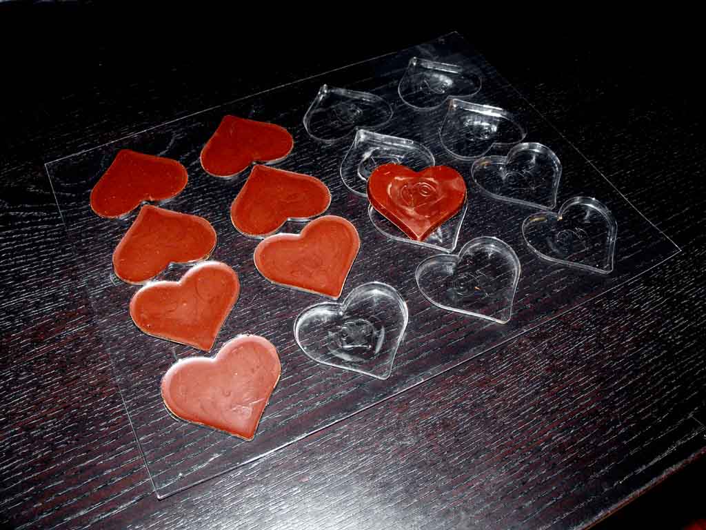 forme din plastic pentru ciocolata inima